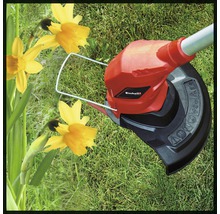 Einhell Logo grastrimmer in gebruik op een gazon