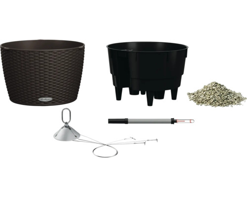 Afbeelding van een gevlochten plantenbak, een planteninzetstuk met poten, een drainagelaag, een vochtmeter en een bewateringssysteem.