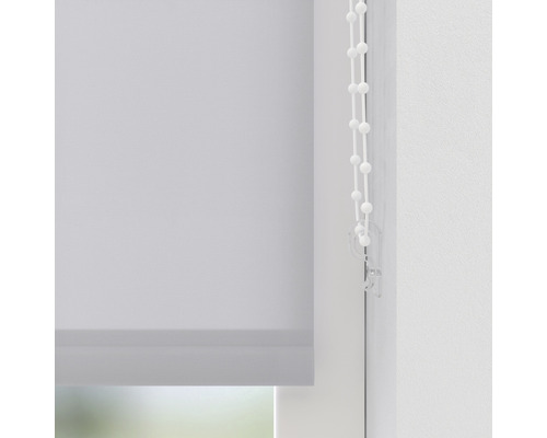 Rolgordijn met kettingbediening bij het raam