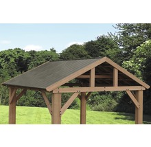 Detailopname van een tuinpaviljoen met metalen dak en houten frame