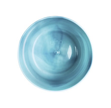 Blauwe kunststof plantenpot van bovenaf