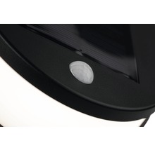 Close-up van een solarlamp met bewegingssensor