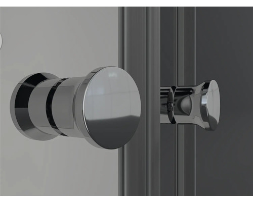 Detailopname van een douchecabinedeurklink