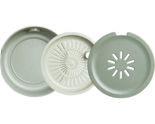 Drie kunststof plantenbakonderzetters met drainagegaten