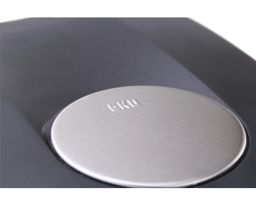 Detailopname van een afvalbakdeksel met EKO Logo