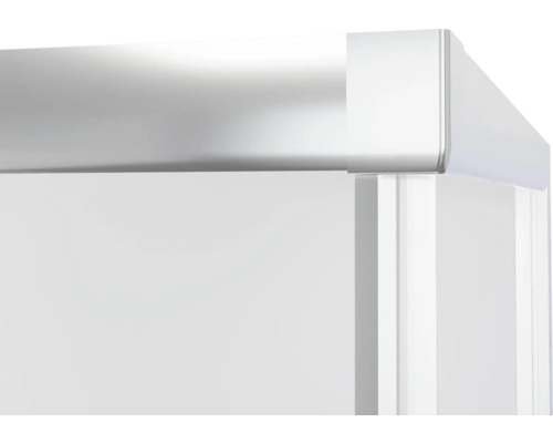Detailaanzicht van een douchecabine met zilverkleurig frame