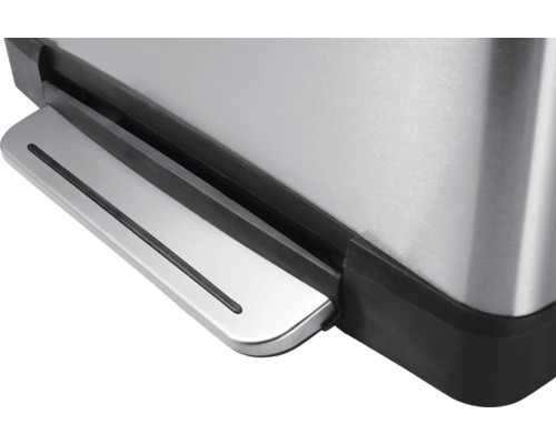 Detailopname van een afvalemmer met voetpedaal