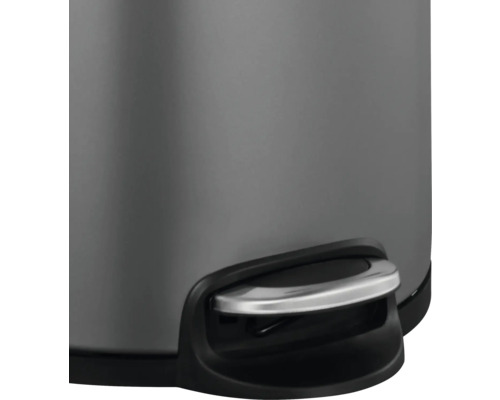 Detailopname van een pedaalemmer met voetpedaal