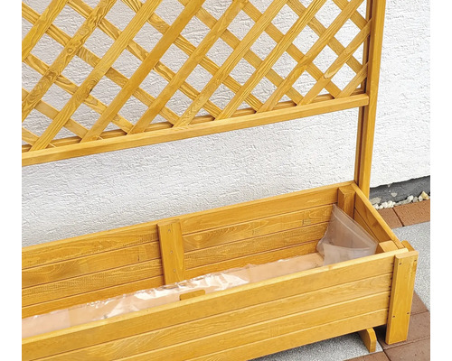 Houten plantenbak met trellis