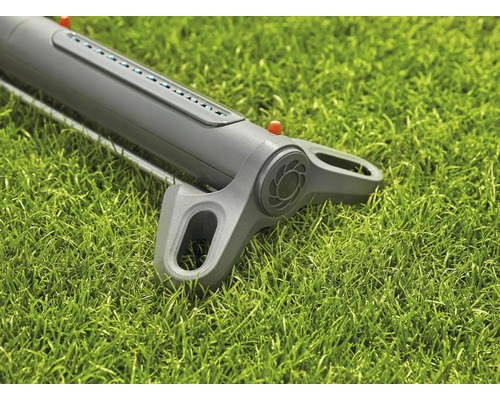 Tuinsproeier op gras