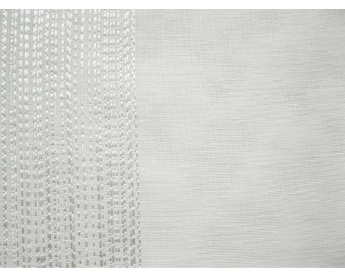 Detailopname van een witte transparante stof met boord