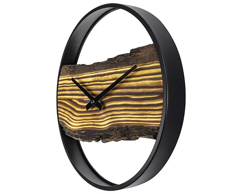 Wandklok met boomstamschijf in ronde metalen lijst