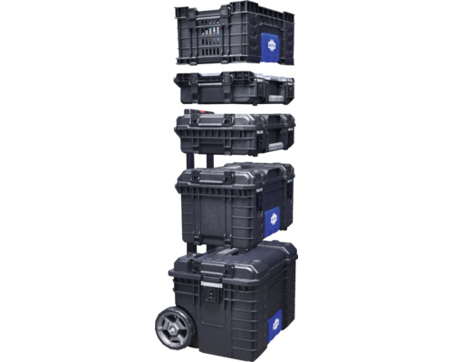 Stapel zwarte gereedschapskoffers en gereedschapskisten met wielen