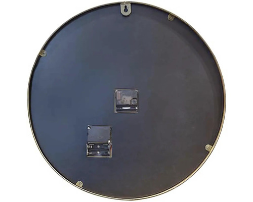 Achterkant van een ronde wandklok op batterijen