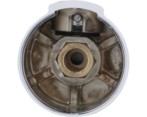 Binnenaanzicht van een kraanhendel met messing schroefdraad