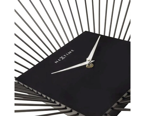 Nextime Logo Wandklok met metalen stralen en wijzers