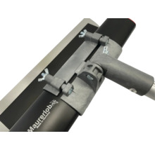 Close-up van een gladde spaan met handvatverlenging voor stucwerk