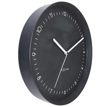 Wandklok met cijfers en NEXTIME logo