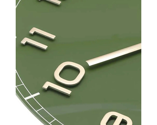 Detailopname van een wijzerplaat met wijzers en cijfers