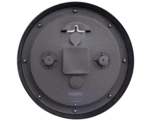 Achterkant van een wandklok met batterijvak en ophangsysteem