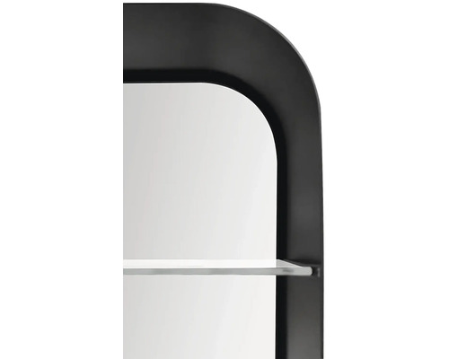 Detailopname van een spiegel met plank