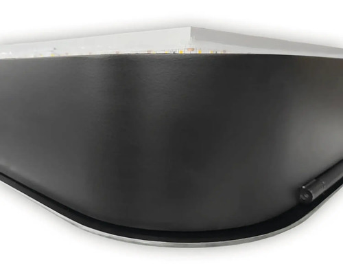 Detail van een zwarte aquariumafdekking met verlichting