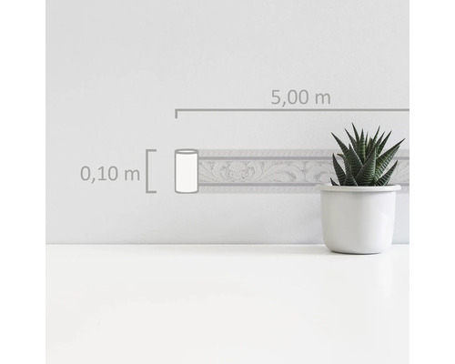 Decoratieve border met bloemmotief en afmetingen van 5 meter bij 0,10 meter.