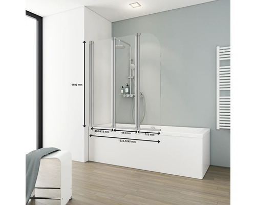 Badwand met afmetingen op een badkuip in de badkamer.