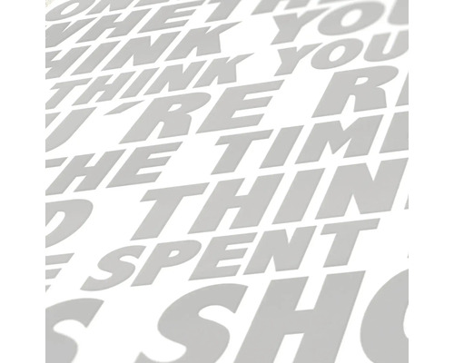 Abstracte achtergrond met herhalende belettering.