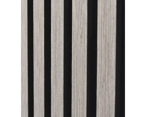 Close-up van akoestische panelen met houten lamellen