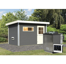 Saunahuis met sauna en bedieningspaneel in de tuin