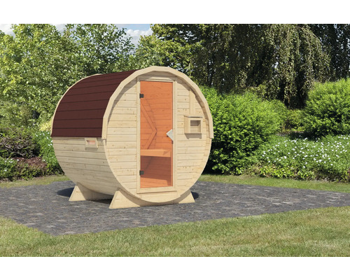Houten barrelsauna in de tuin