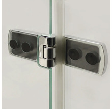 Detail van een metalen douchecabinescharnier