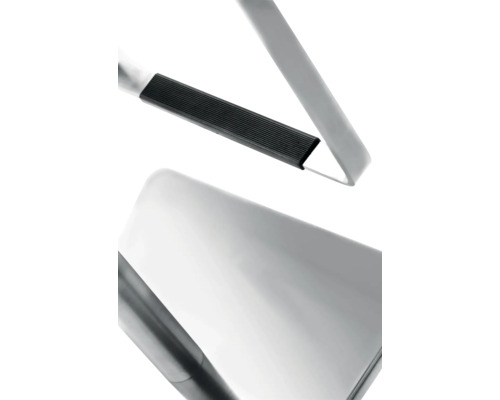 Detailopname van een trapladder met een getrapte trede