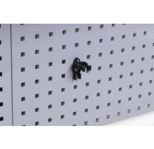 Gereedschaphouder op een geperforeerde wand