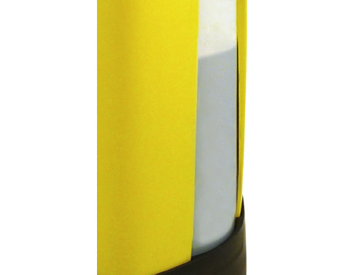 Detailopname van een geel schuimkussen