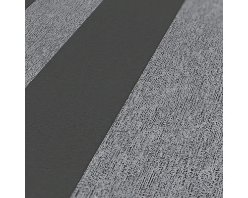 Close-up van een structuurbehang met streepmotief