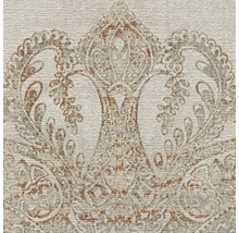 Detailopname van een beige vliesbehang met ornamenten