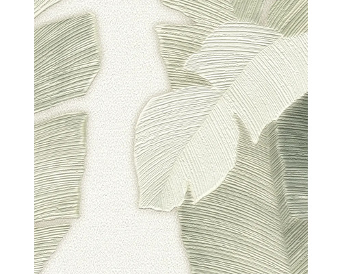 Close-up van een behang met bladerpatroon en reliëfstructuur.