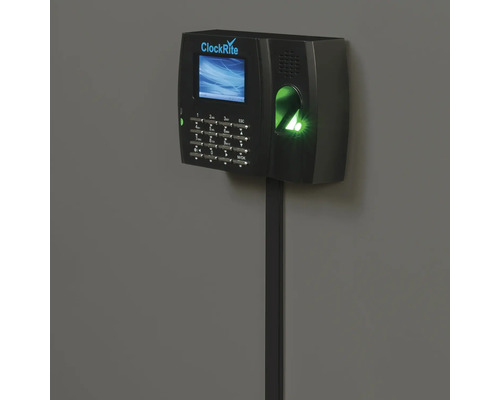 ClockRite tijdregistratiesysteem met vingerafdruksensor en toetsenbord voor wandmontage.