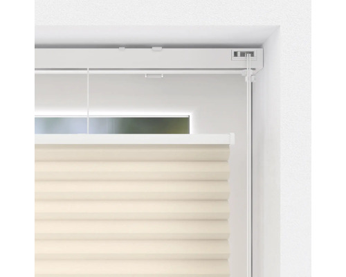 Plisségordijn voor het raam