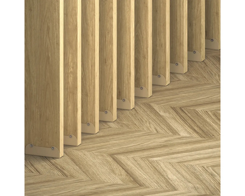 Houten lambrisering en visgraat parketvloer