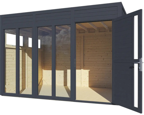 Modern tuinhuis met grote ramen en openstaande dubbele deur.