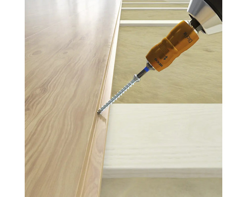 Bevestiging van een plank met schroef en schroefhulpstuk