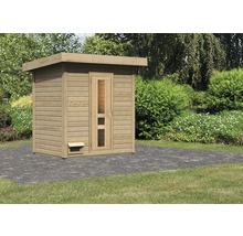 Houten sauna met glazen deur in de tuin