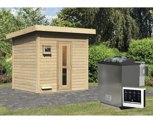 Buitensauna met houten bekleding en saunakachel