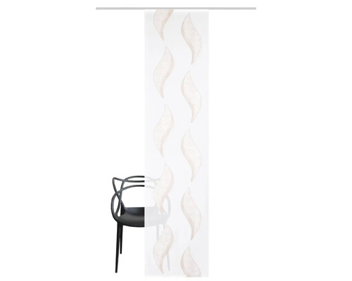 Schuifgordijn met patroon naast een stoel