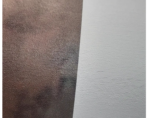 Behangpatroon met textielstructuur, de ene helft effen, de andere helft gestructureerd