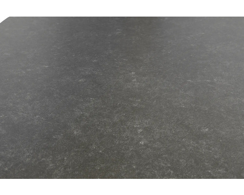 Close-up van een werkblad met steendecor