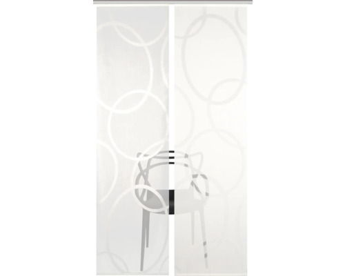 Schuifgordijn met ringmotief voor een stoel